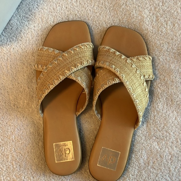 Dolce Vita Miguel raffia crisscross sandals - Picture 5 of 8